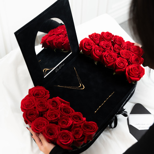 Gold Bubbles Set Box - - The Giftery Black Premium Velvet Box with Mirror - 21K Gold Necklace - 21K Gold Bracelet - 30 Natural Roses