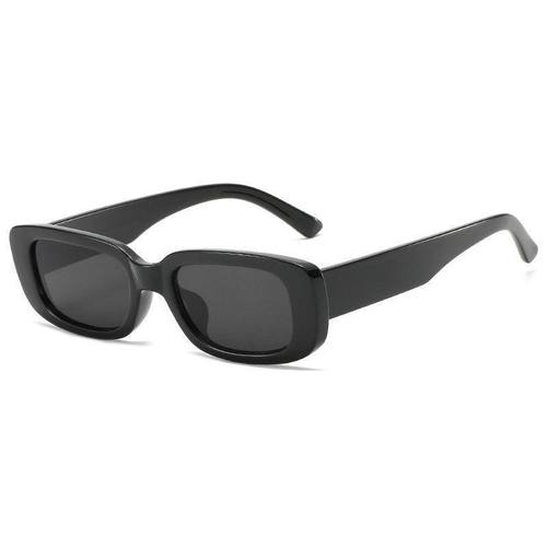 Vally - Vintage retro in black - Gender: Unisex Color: Black  Frame material: PC Lenses optical attribute: UV400 Size: Adult size