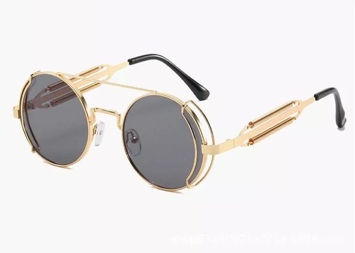 Black and gold metal sunglasses - Gender: Unisex Color: Gold and black Frame material: Metal Lenses material: PC Lenses optical attribute: UV400 Size: Adult size