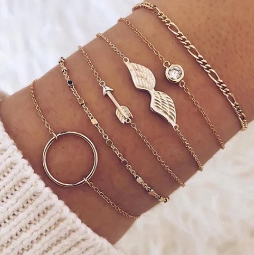 Arrow and wing design bracelet - A set that contain 6 bracelets