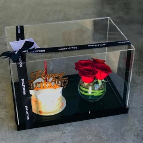 Acrylic mini cake box for two people - Acrylic mini cake box for two people + natural roses