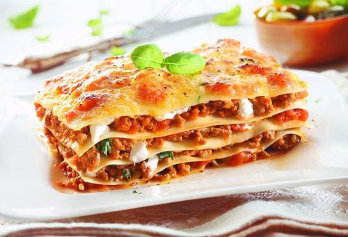 Minced meat lasagna - لازانيا اللحم المفروم