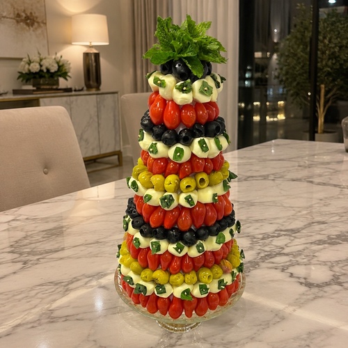 Caprese (baby mozzarella )Tree