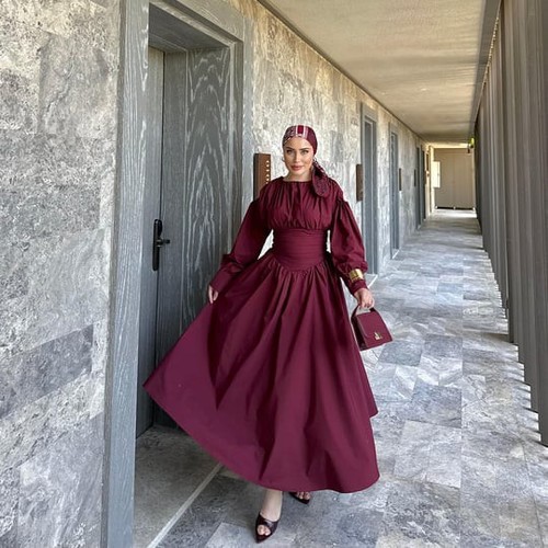 فستان ساره البرغندي