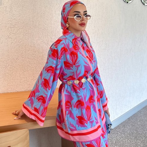 Red Rosa Suit - The set includes the top, pants, and matching turban.