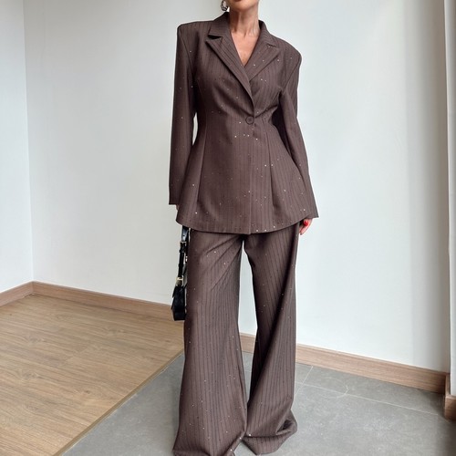 Vantage Suit