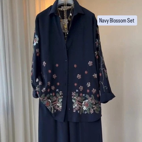 Navy Blossom Set
