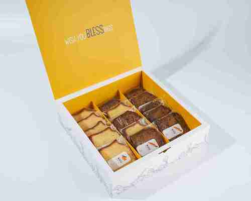 Orange & carrot cake mix box