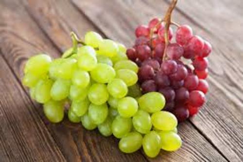 Mixed red and white grapes -- South African and Indian (weight 1 kg)