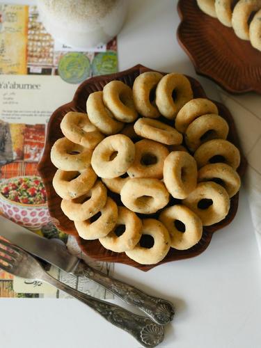 Date Bracelets – Gluten-Free - A traditional dessert with a luxurious, gluten-free twist!
Golden dough infused with anise and fennel, made without gluten, and filled with smooth premium date paste — shaped into elegant rings like bracelets.
Perfect for coffee gatherings, Eid celebrations, or thoughtful gifting. 


🎁 Packed in premium boxes
✨ Gluten-free & Sugar Low preservative-free
☕️ Pairs perfectly with Arabic coffee or tea